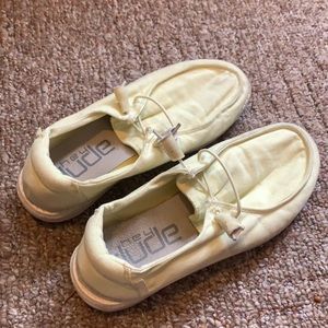 hey dude shoes